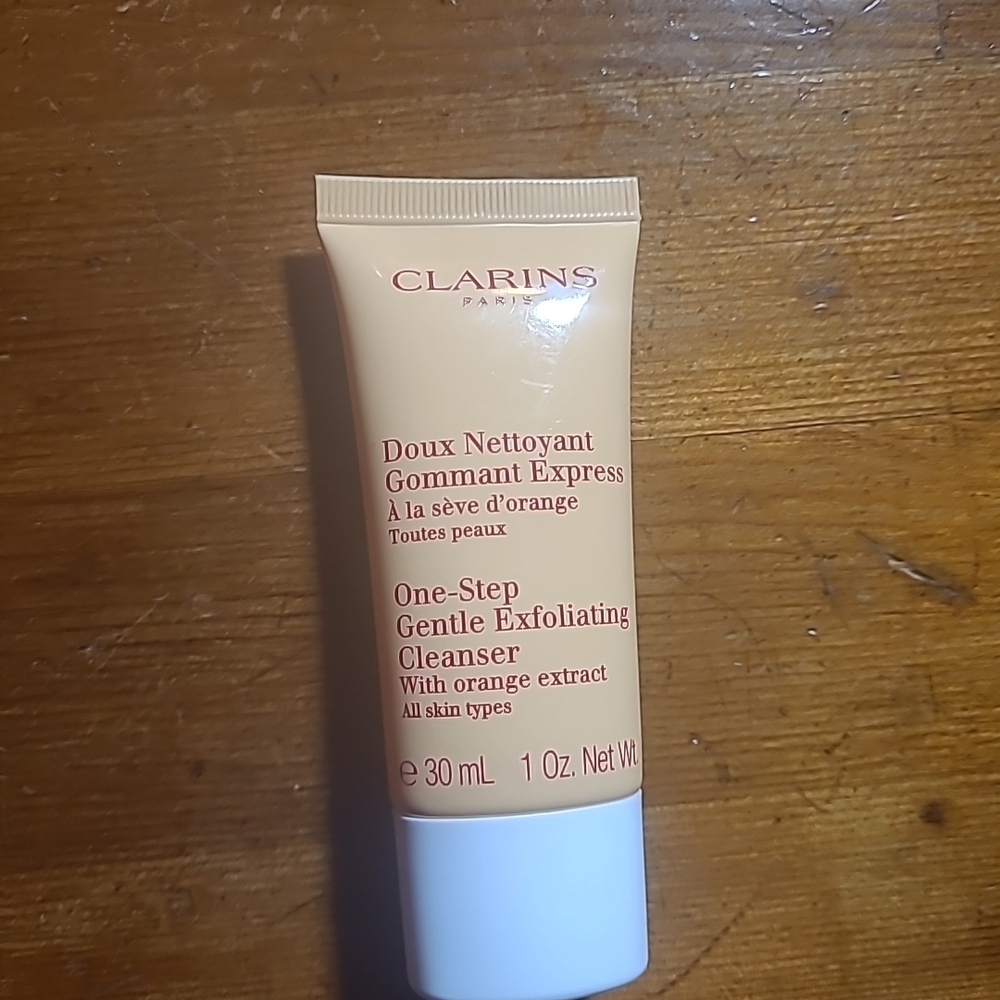 Clarins One-Step Gentle Exfoliating Cleanser